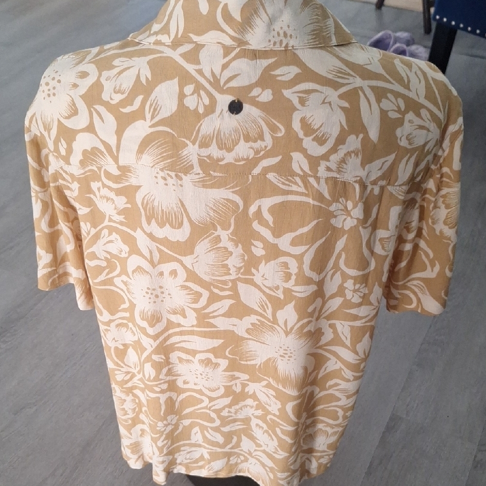 Billabong Gold Floral Button-Down Shirt Steph Claire Smith Collection - Picture 4 of 7